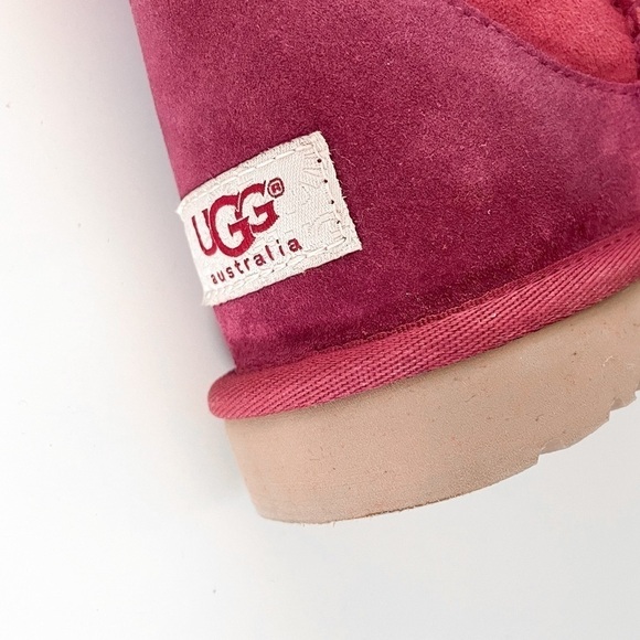Ugg Australia Classic Short Boots - Picture 4 of 13